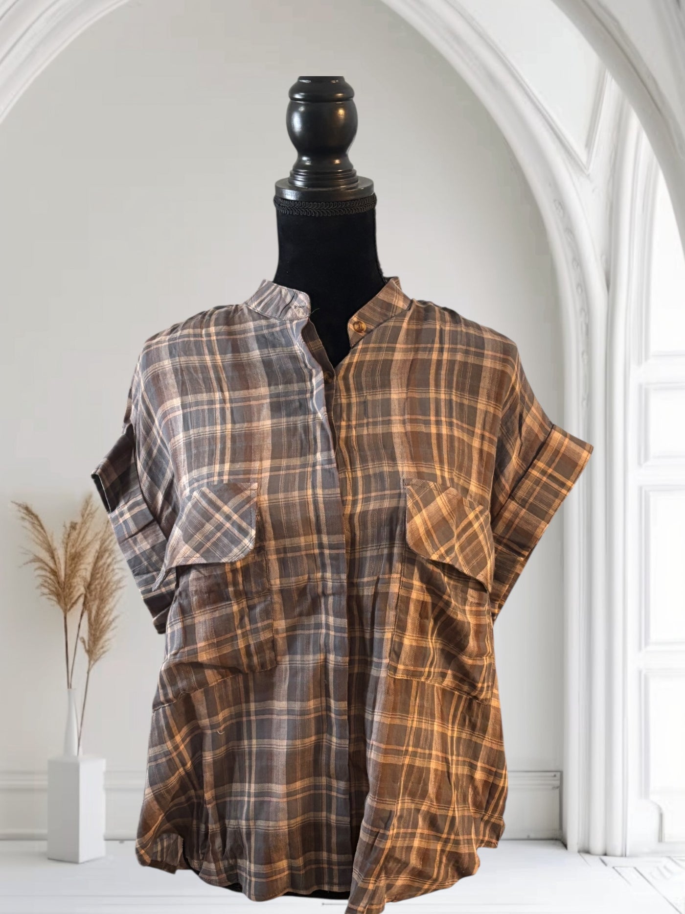 Women's Plaid Short Sleeve Button-Up Shirt