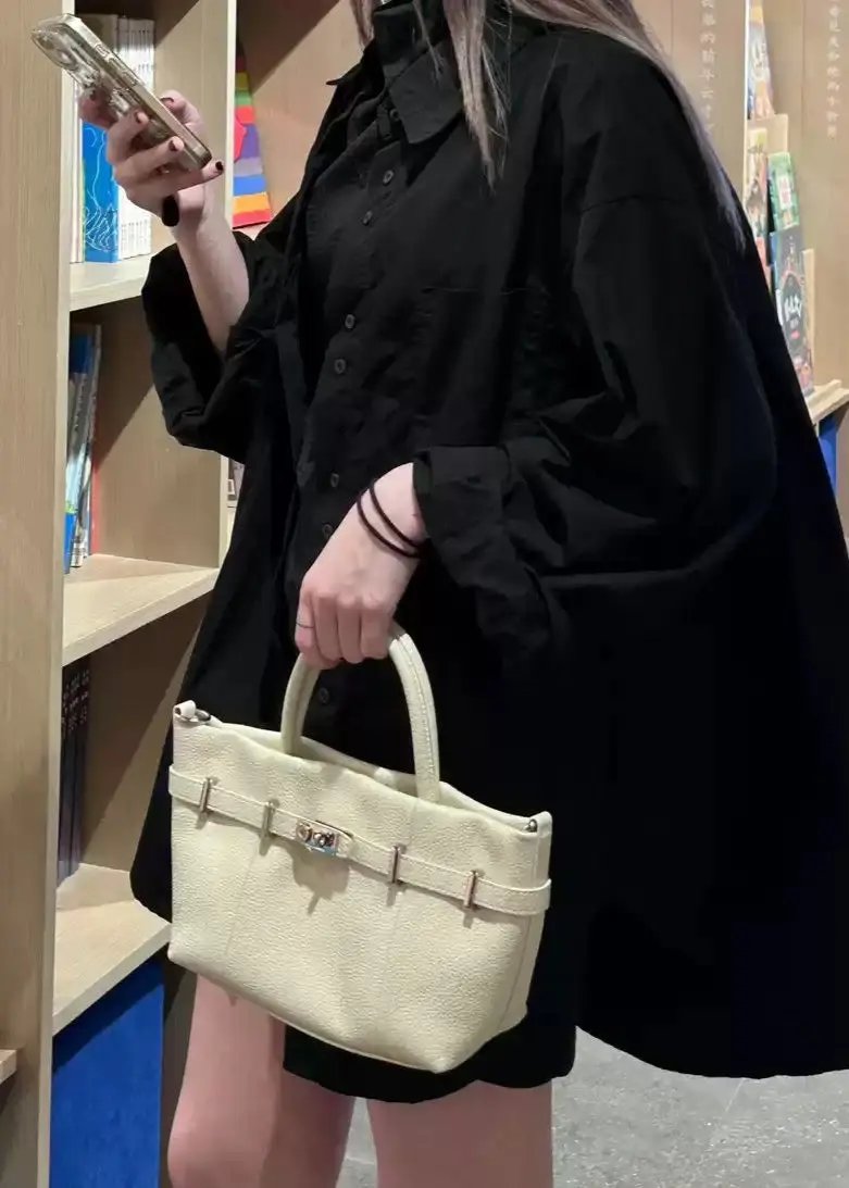 Genuine Leather Black Bags - Versatile Handbag with Lychee Pattern for Tote, Shoulder, and Crossbody Use Genuine Leather Lychee Pattern Handbag