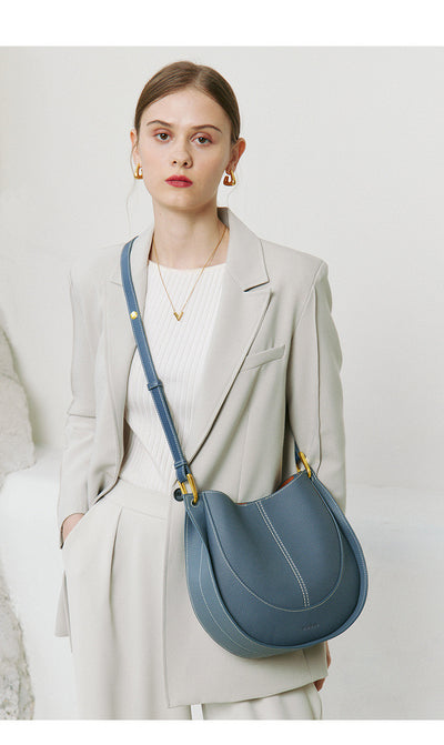 Genuine Leather Crossbody Bag – Stylish Shoulder Bag for Everyday Use 3 in 1 Fashion Women Anti-Theft Backpack