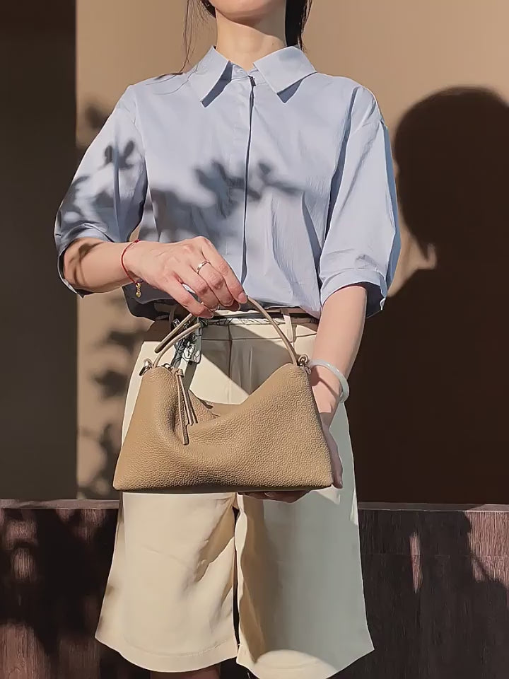 Genuine Leather Shoulder Tote Bag - Stylish Crossbody Design in Black Bags
